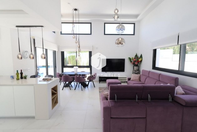Resale - Villa -
Rojales - Inland