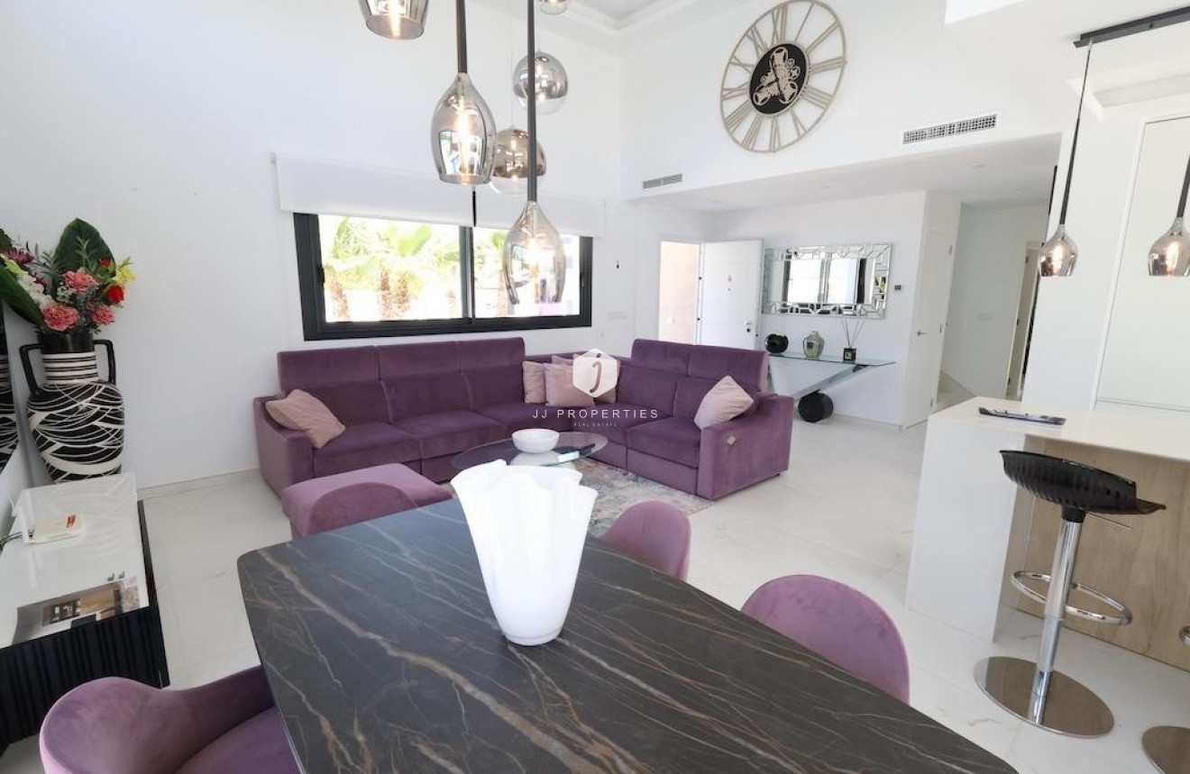 Resale - Villa -
Rojales - Inland