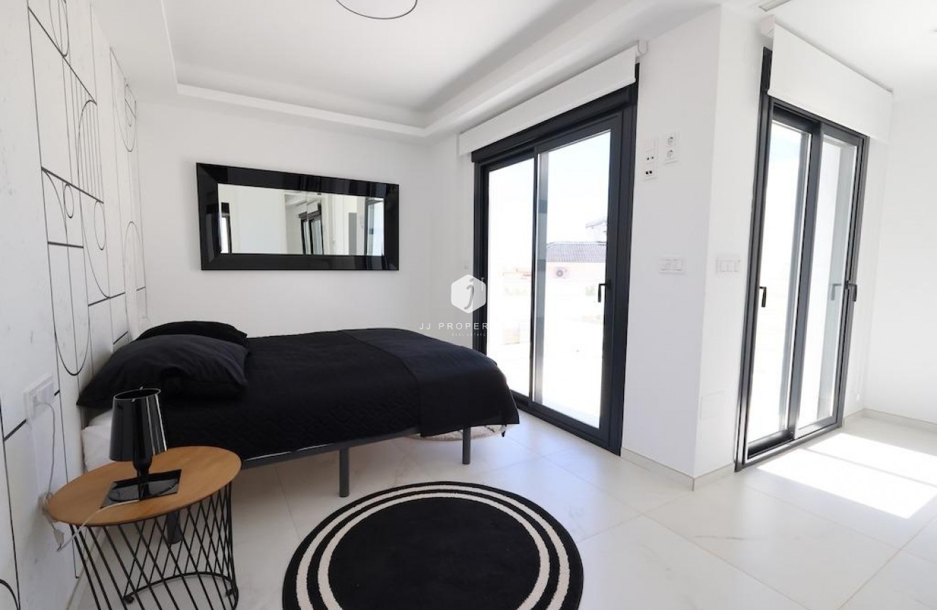 Resale - Villa -
Rojales - Inland
