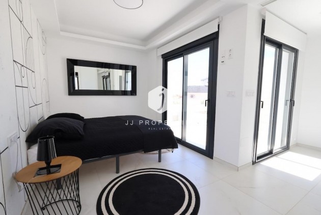 Resale - Villa -
Rojales - Inland