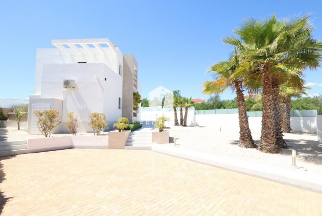 Resale - Villa -
Rojales - Inland