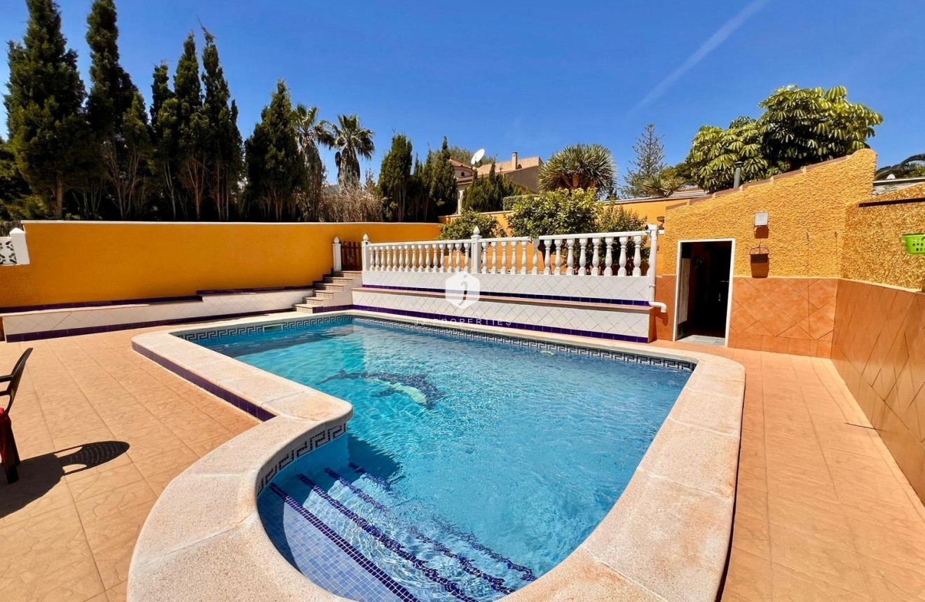 Z drugiej ręki - Villa -
Torrevieja - Los Balcones