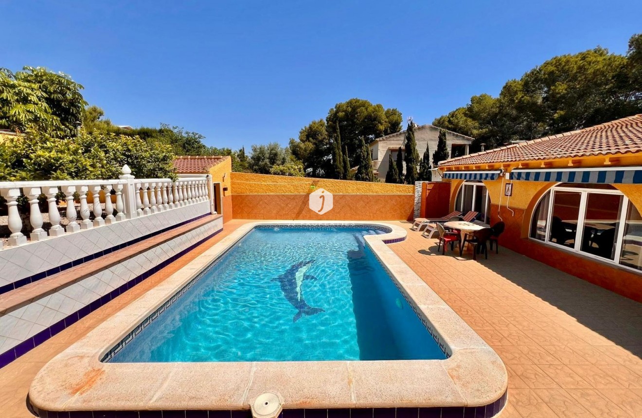 Z drugiej ręki - Villa -
Torrevieja - Los Balcones