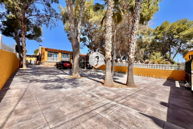 Z drugiej ręki - Villa -
Torrevieja - Los Balcones