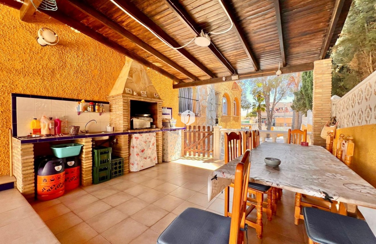 Z drugiej ręki - Villa -
Torrevieja - Los Balcones