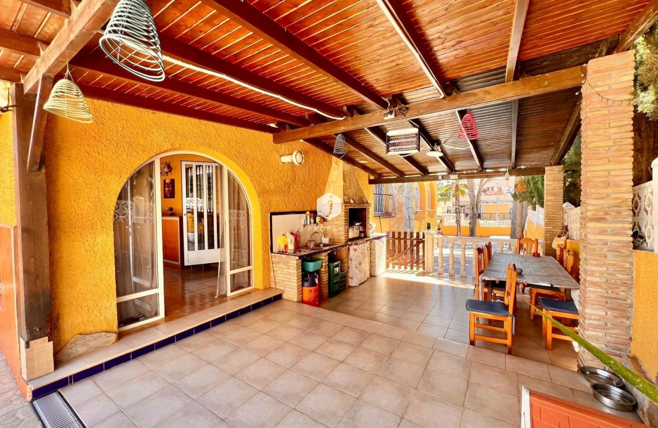 Z drugiej ręki - Villa -
Torrevieja - Los Balcones