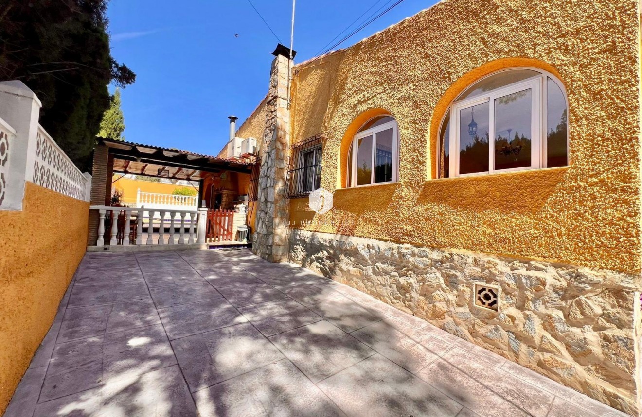 Z drugiej ręki - Villa -
Torrevieja - Los Balcones