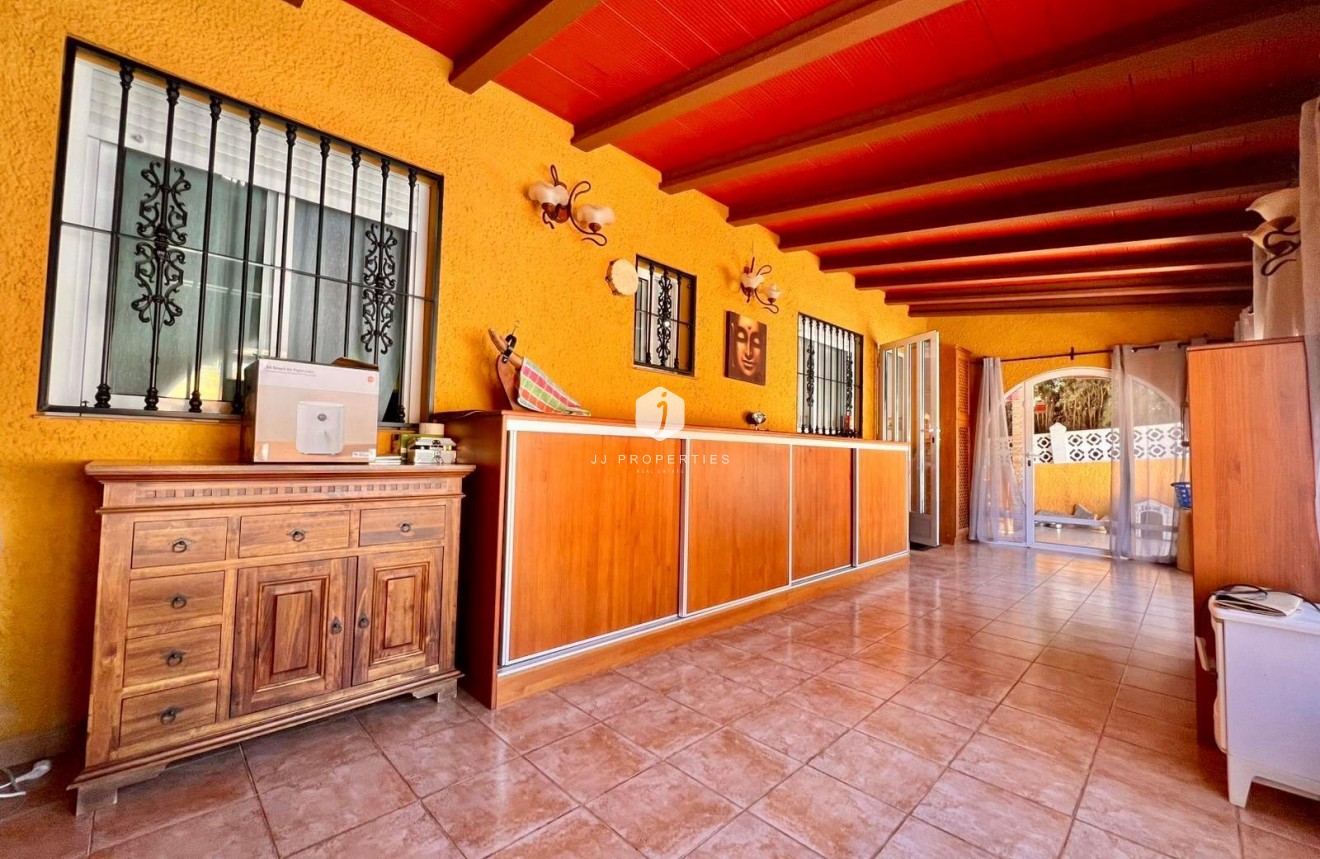 Z drugiej ręki - Villa -
Torrevieja - Los Balcones