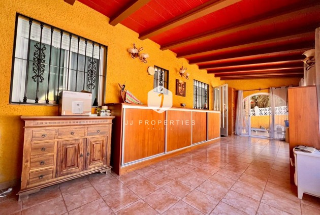 Z drugiej ręki - Villa -
Torrevieja - Los Balcones