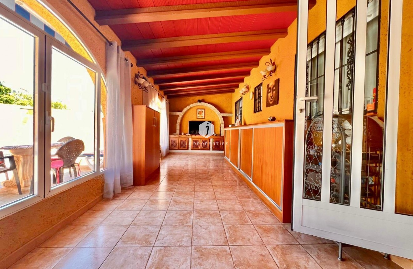 Z drugiej ręki - Villa -
Torrevieja - Los Balcones