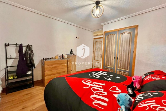 Z drugiej ręki - Villa -
Torrevieja - Los Balcones