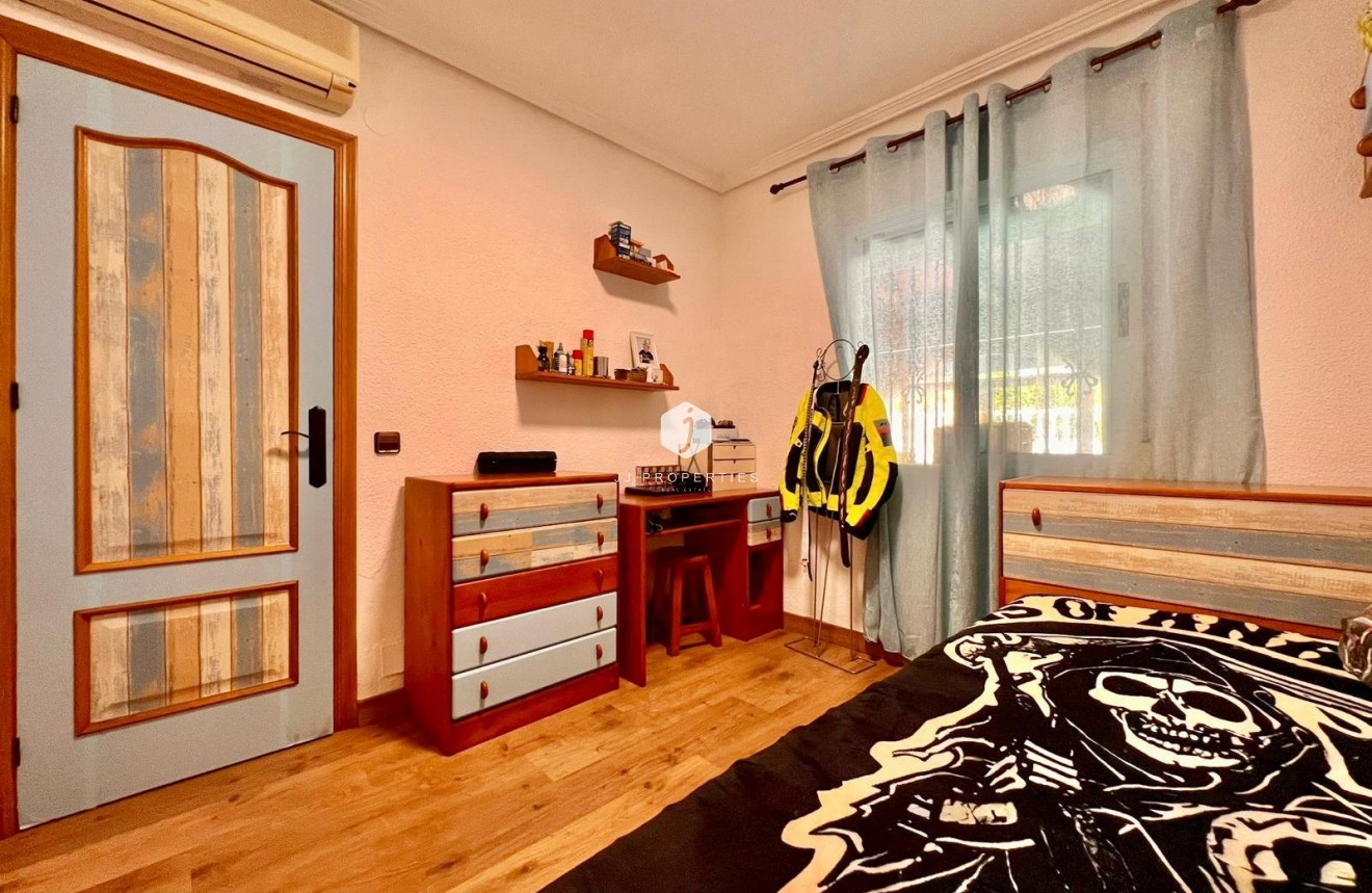 Z drugiej ręki - Villa -
Torrevieja - Los Balcones
