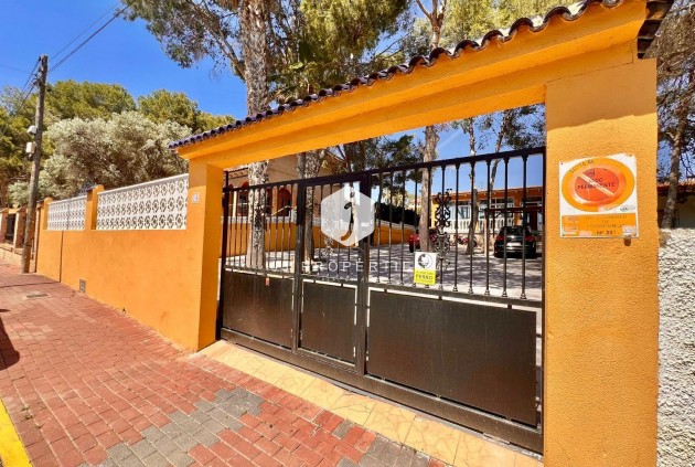 Z drugiej ręki - Villa -
Torrevieja - Los Balcones