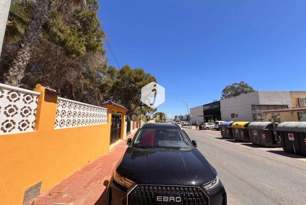 Z drugiej ręki - Villa -
Torrevieja - Los Balcones