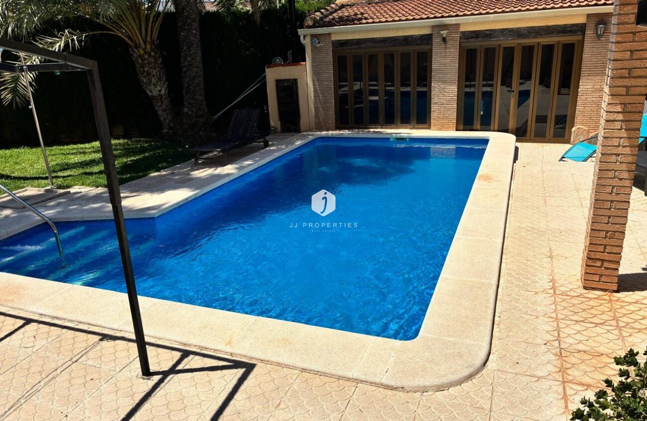 Resale - Villa -
Los Balcones - Costa Blanca