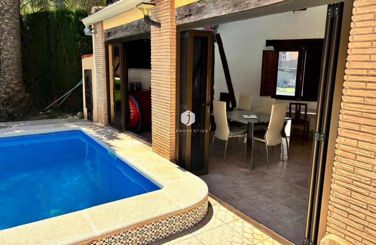 Resale - Villa -
Los Balcones - Costa Blanca