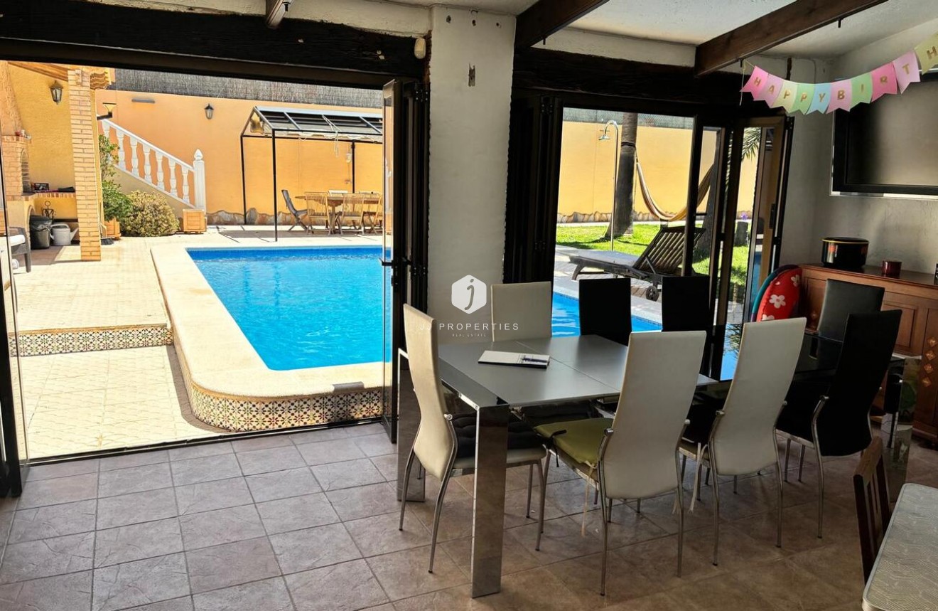 Resale - Villa -
Los Balcones - Costa Blanca