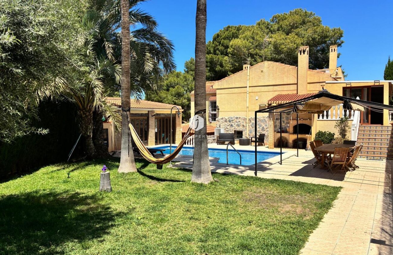 Resale - Villa -
Los Balcones - Costa Blanca