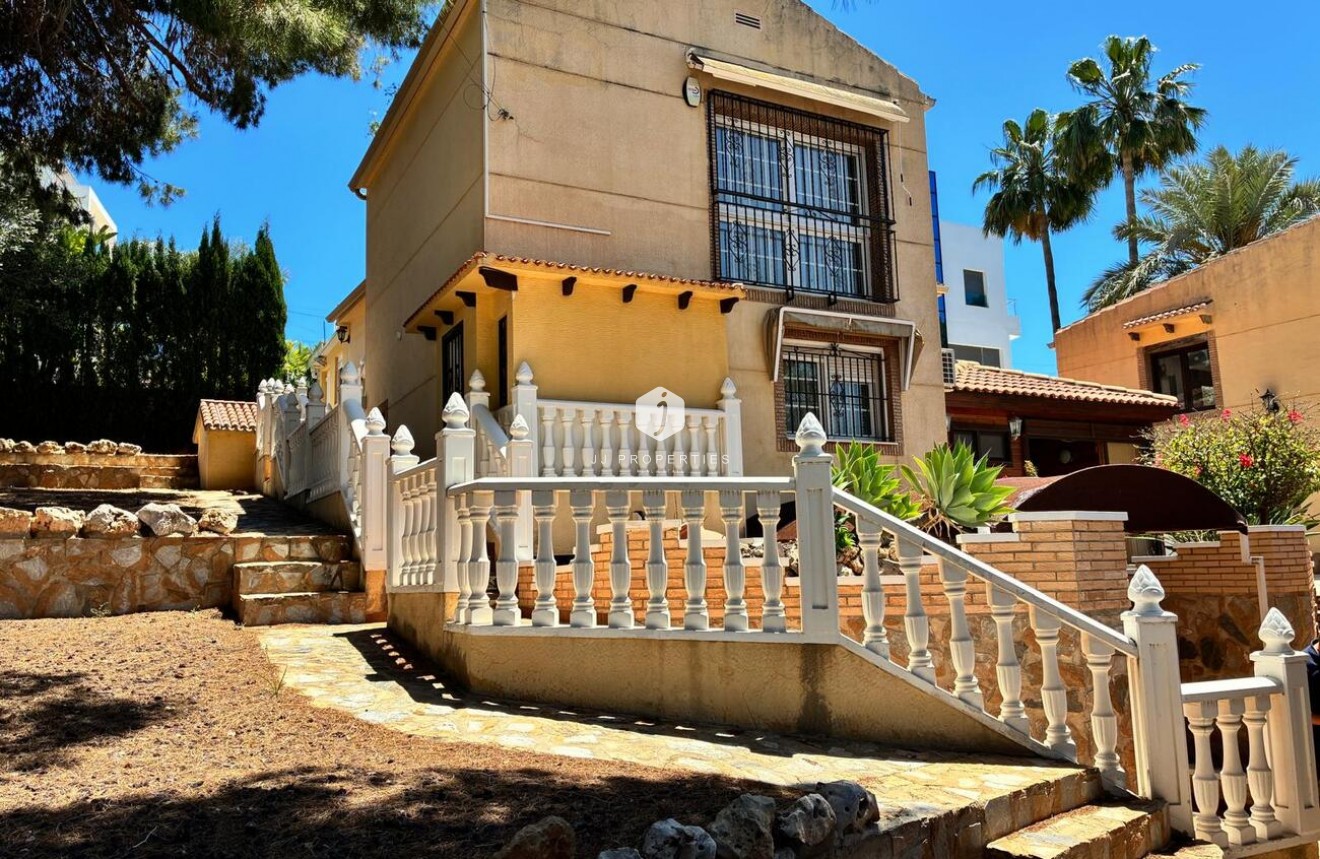 Resale - Villa -
Los Balcones - Costa Blanca