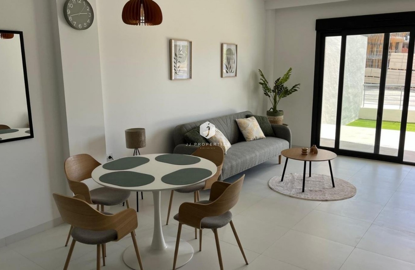 Resale - Apartment / flat -
San Miguel de Salinas - Inland
