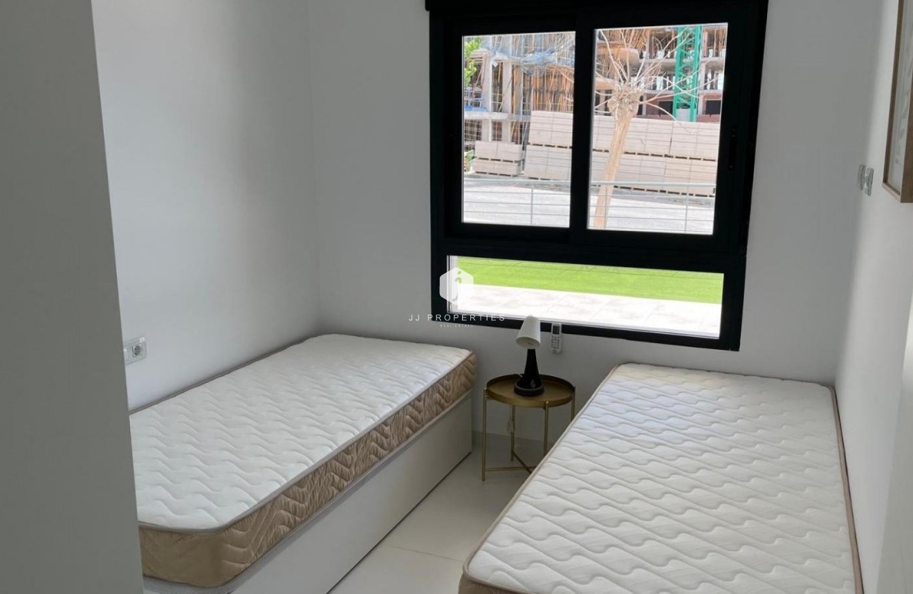 Resale - Apartment / flat -
San Miguel de Salinas - Inland
