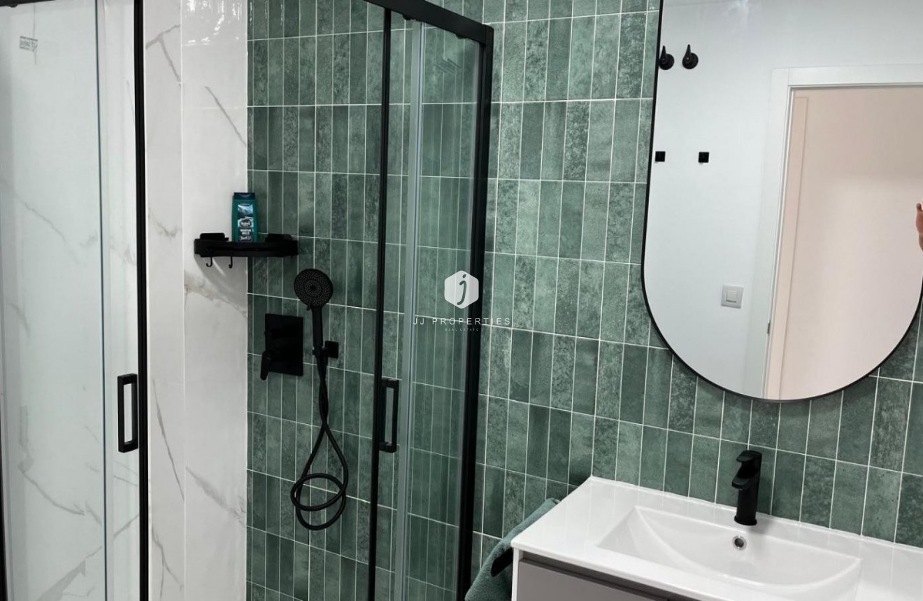 Resale - Apartment / flat -
San Miguel de Salinas - Inland