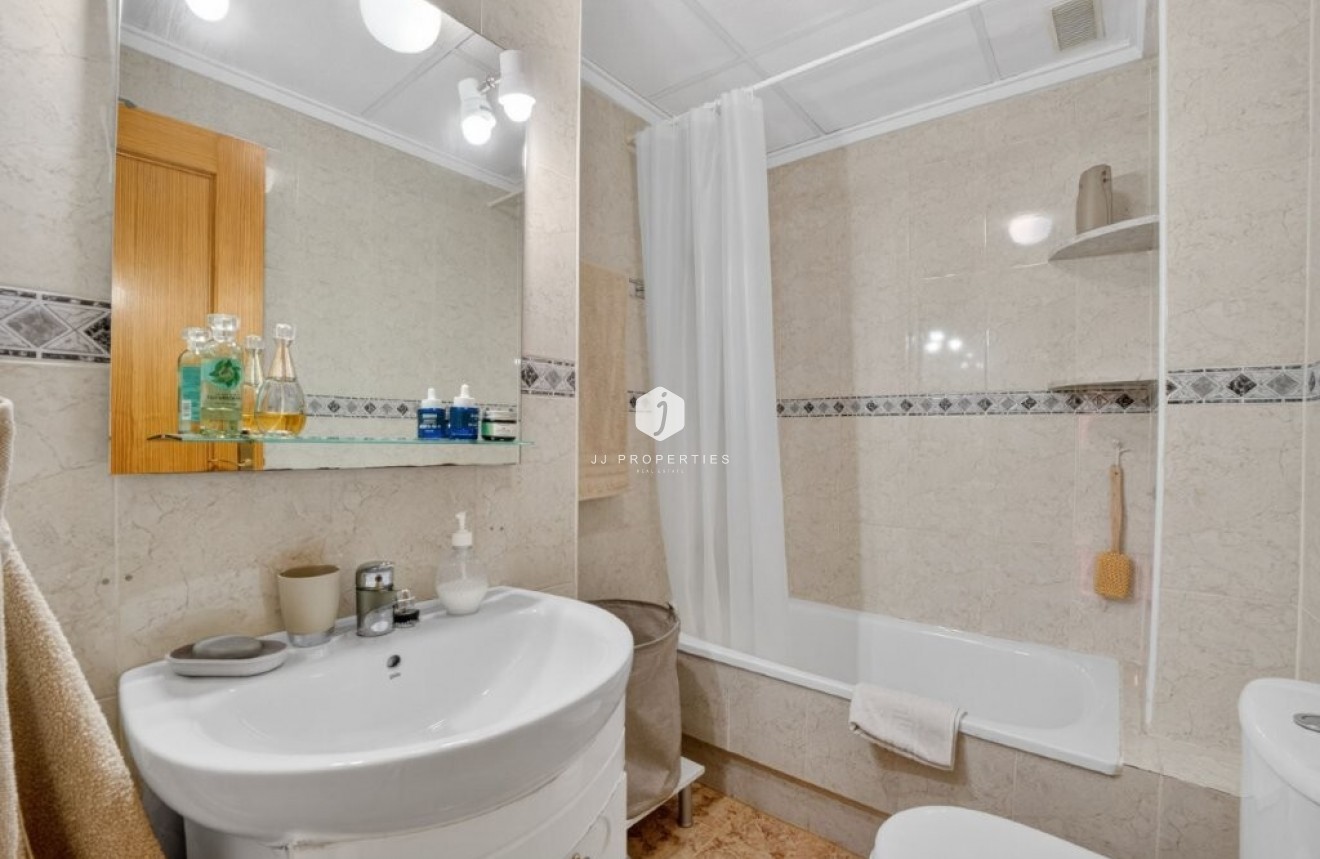 Segunda mano - Apartamento / piso -
Torrevieja - Costa Blanca