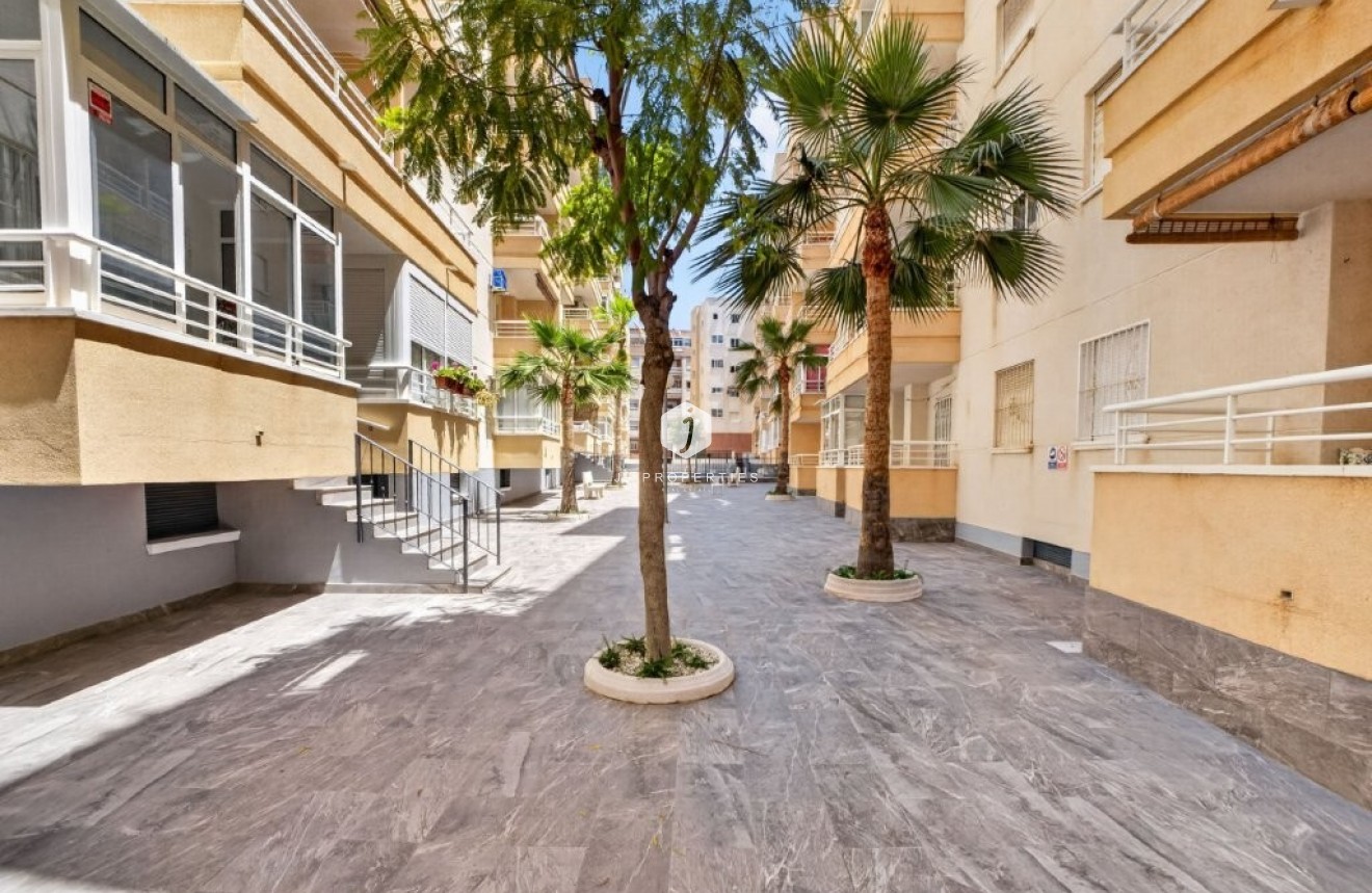 Segunda mano - Apartamento / piso -
Torrevieja - Costa Blanca