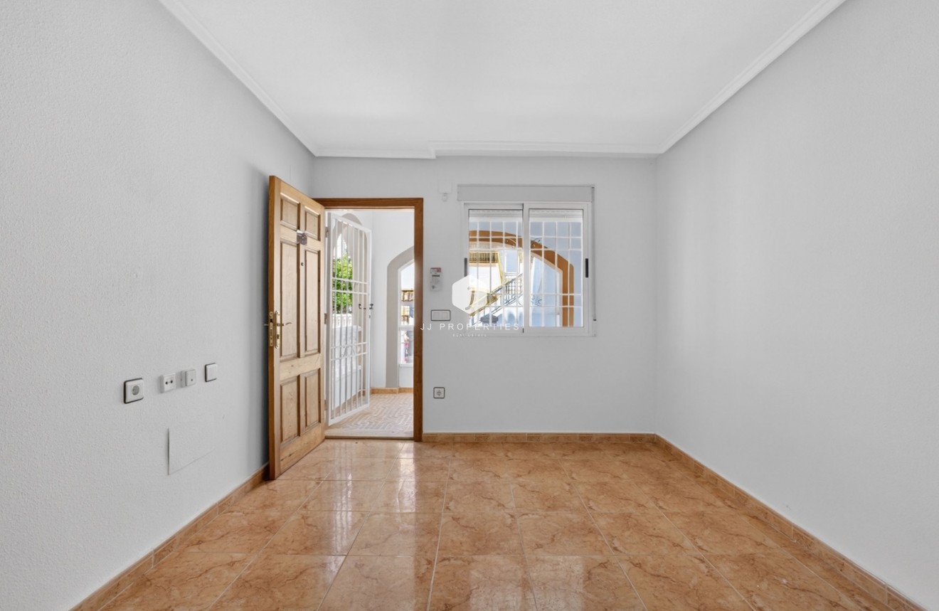 Resale - Apartment / flat -
Torrevieja - El Limonar