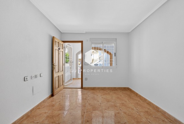 Resale - Apartment / flat -
Torrevieja - El Limonar