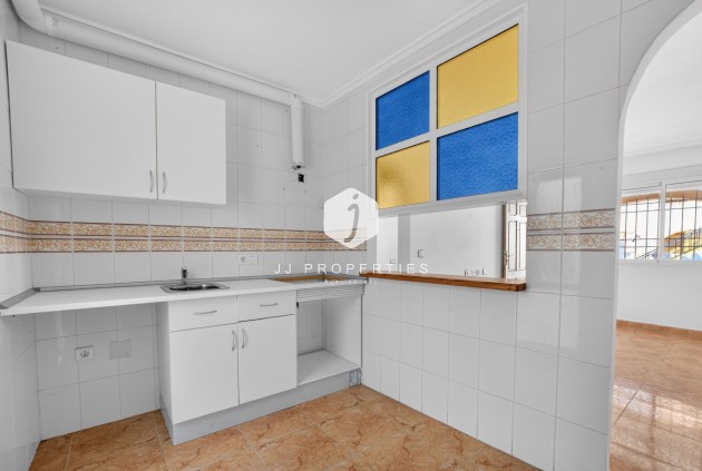 Resale - Apartment / flat -
Torrevieja - El Limonar