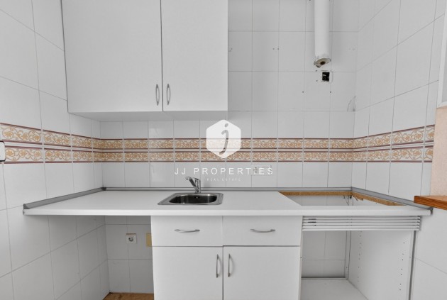 Resale - Apartment / flat -
Torrevieja - El Limonar