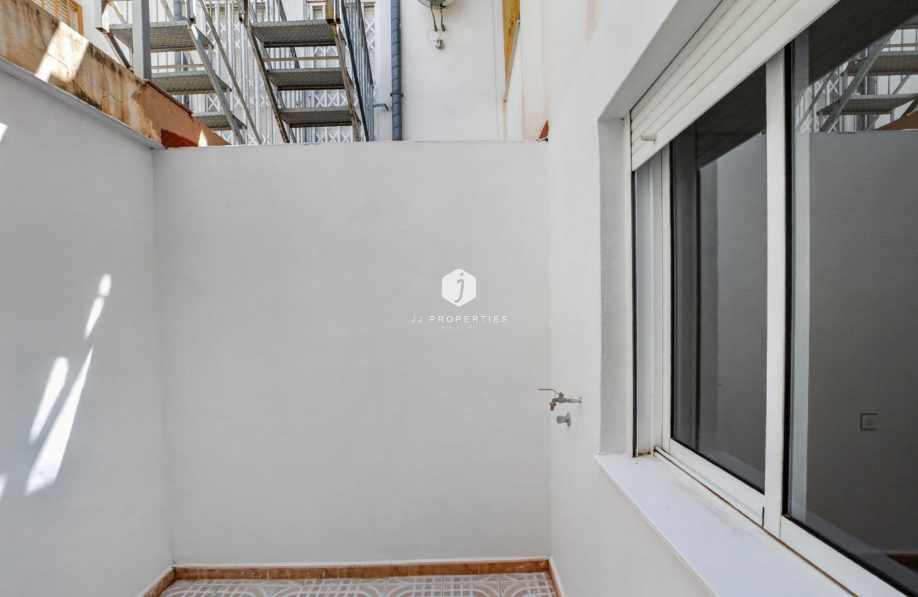 Resale - Apartment / flat -
Torrevieja - El Limonar
