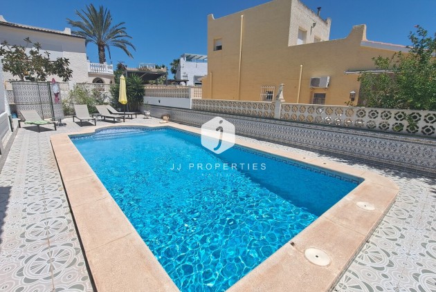 Resale - Villa -
San Miguel de Salinas - Inland