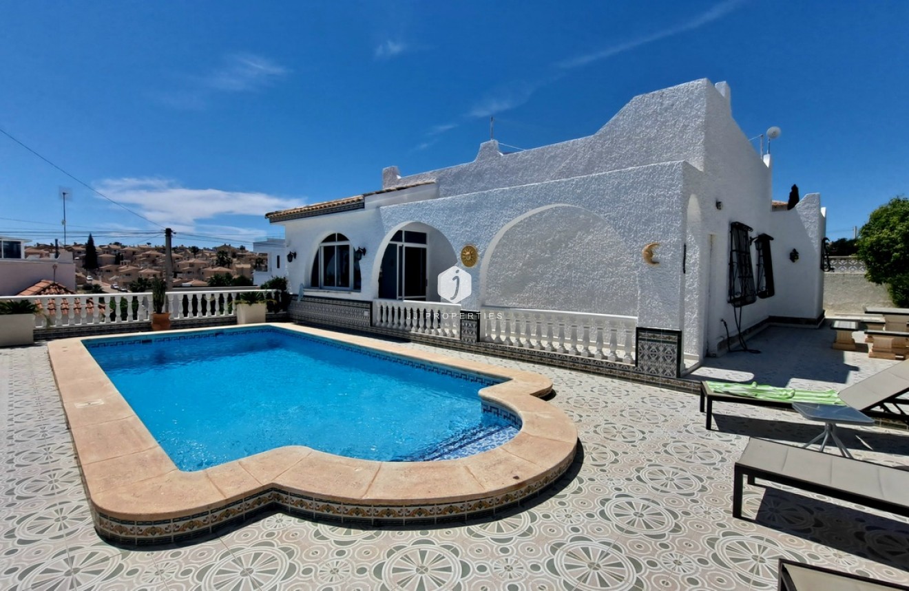 Resale - Villa -
San Miguel de Salinas - Inland