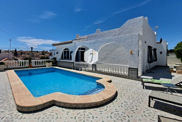 Resale - Villa -
San Miguel de Salinas - Inland