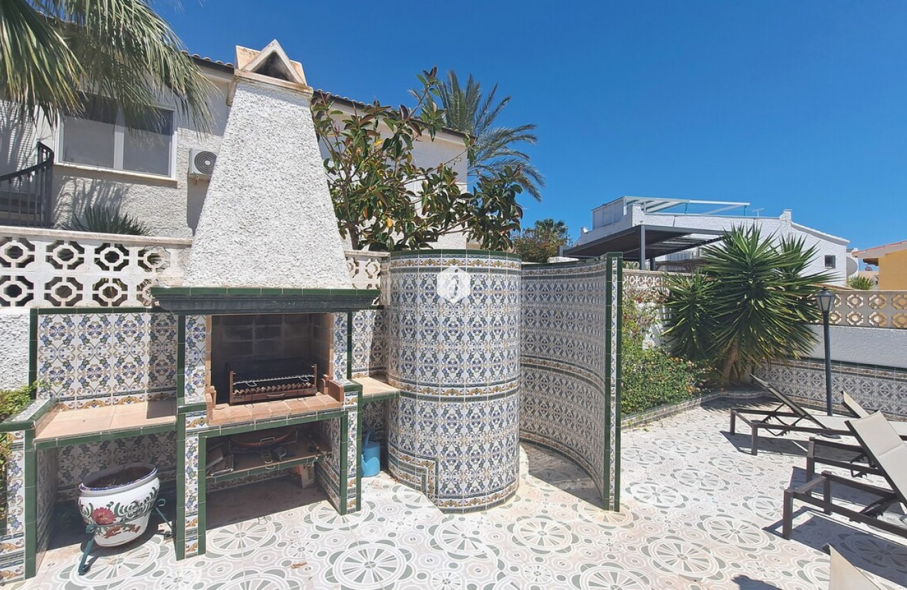 Resale - Villa -
San Miguel de Salinas - Inland