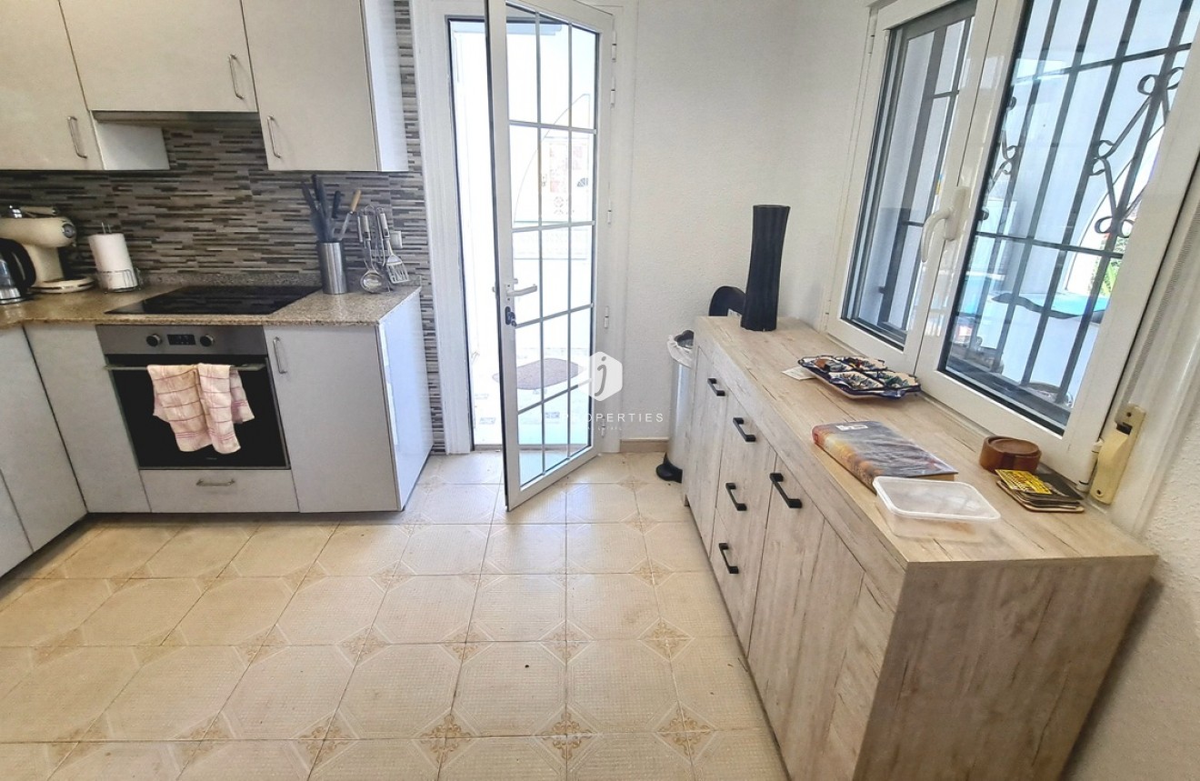 Resale - Villa -
San Miguel de Salinas - Inland