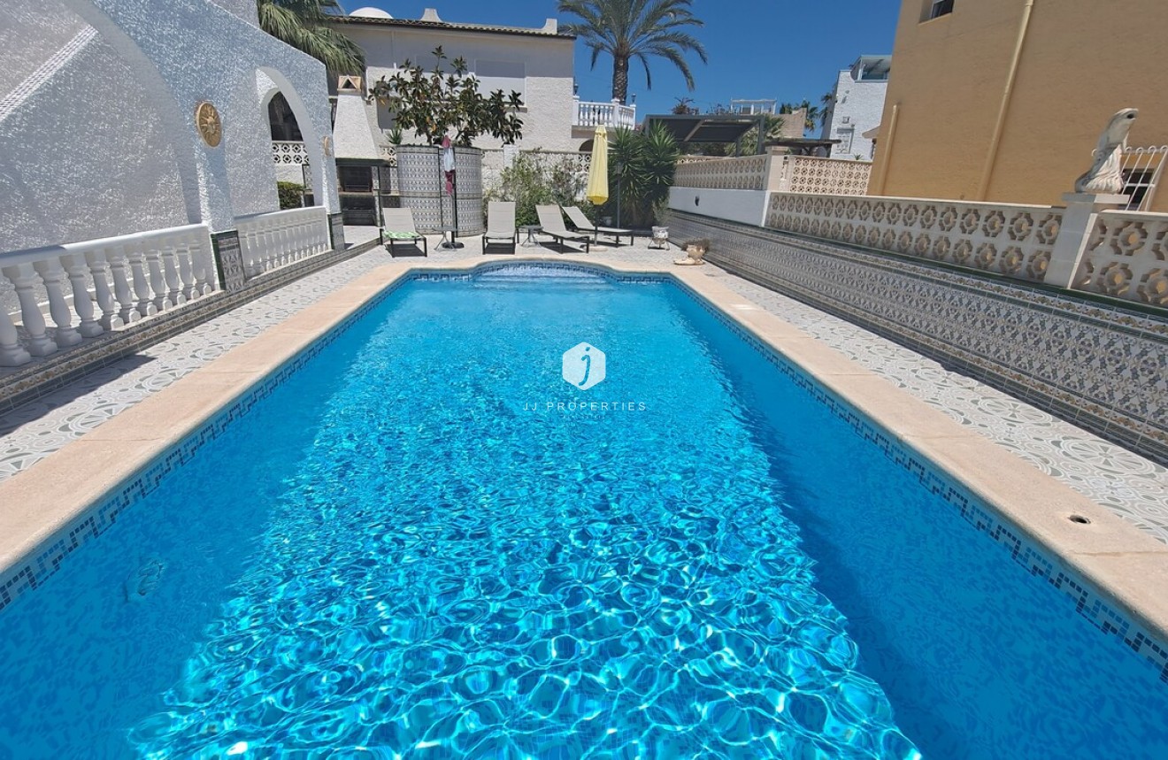 Resale - Villa -
San Miguel de Salinas - Inland