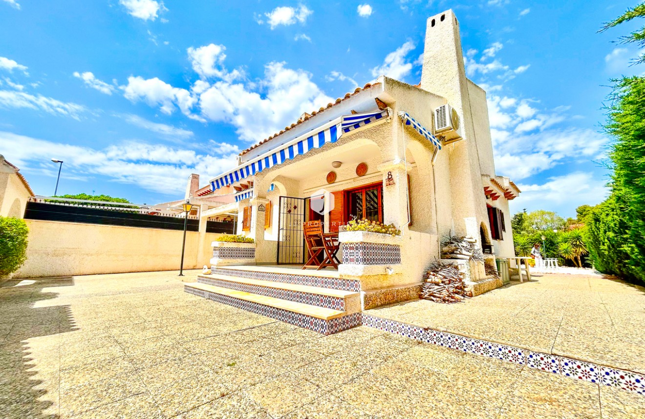Resale - Villa -
La Zenia - Costa Blanca