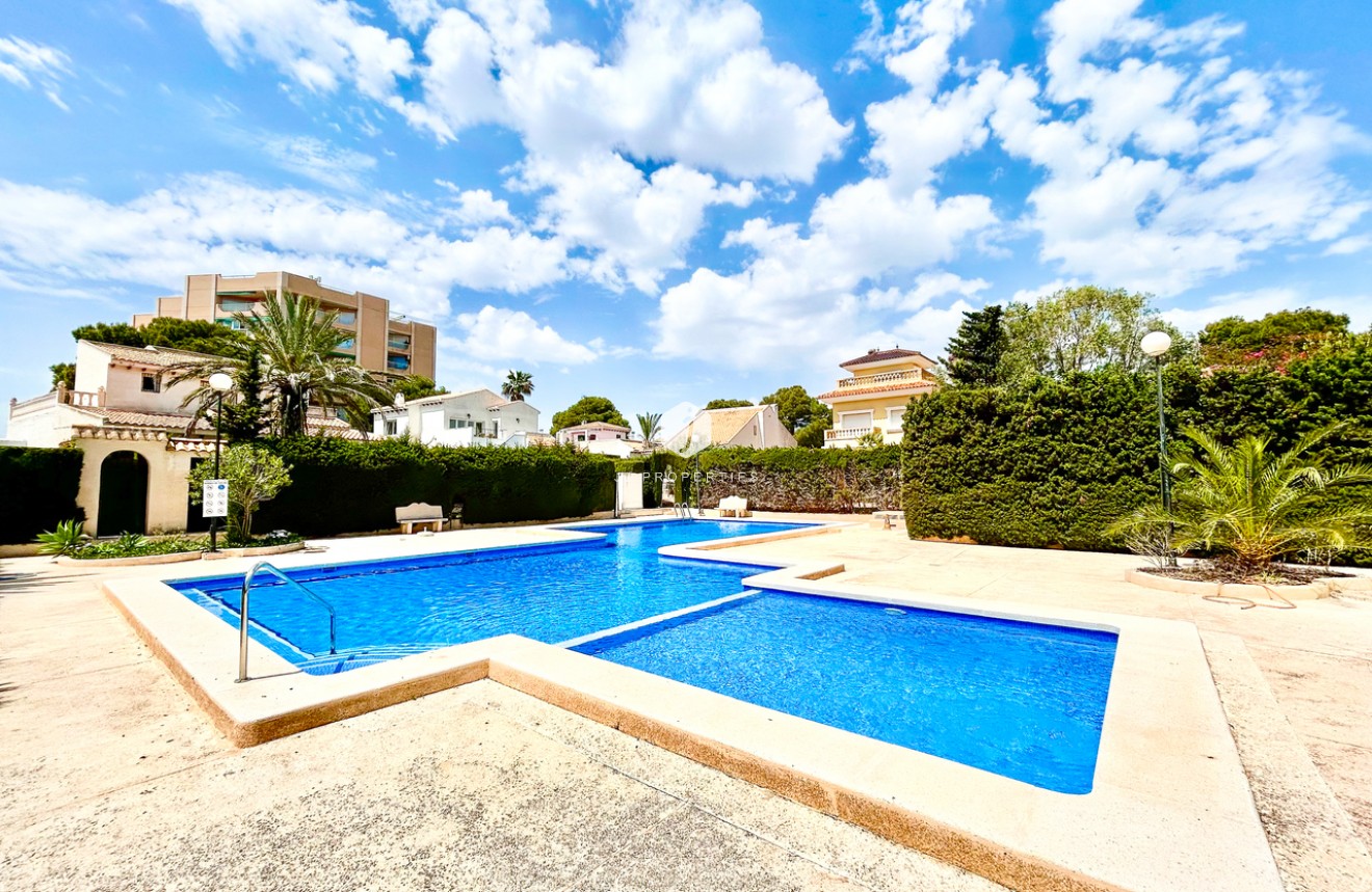 Resale - Villa -
La Zenia - Costa Blanca