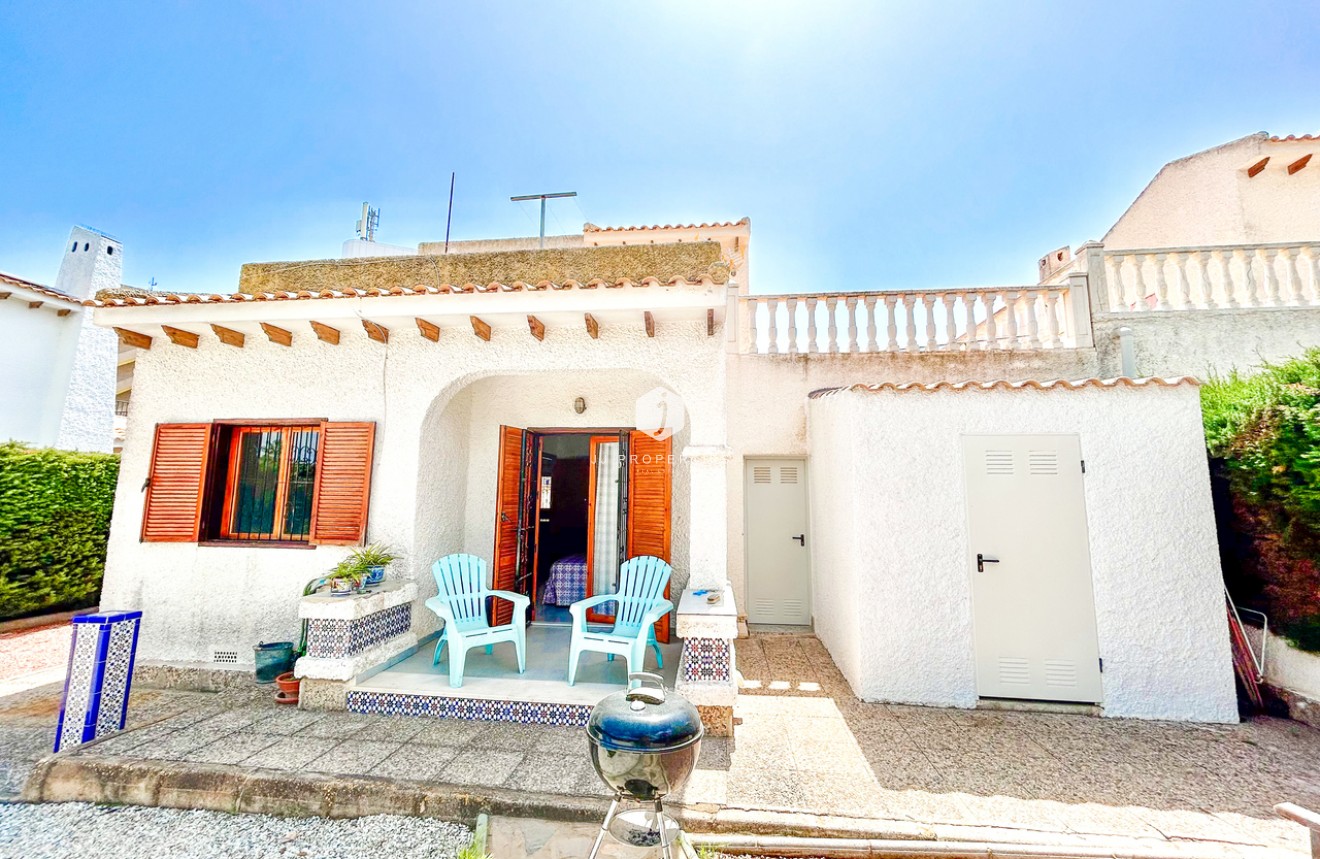 Resale - Villa -
La Zenia - Costa Blanca