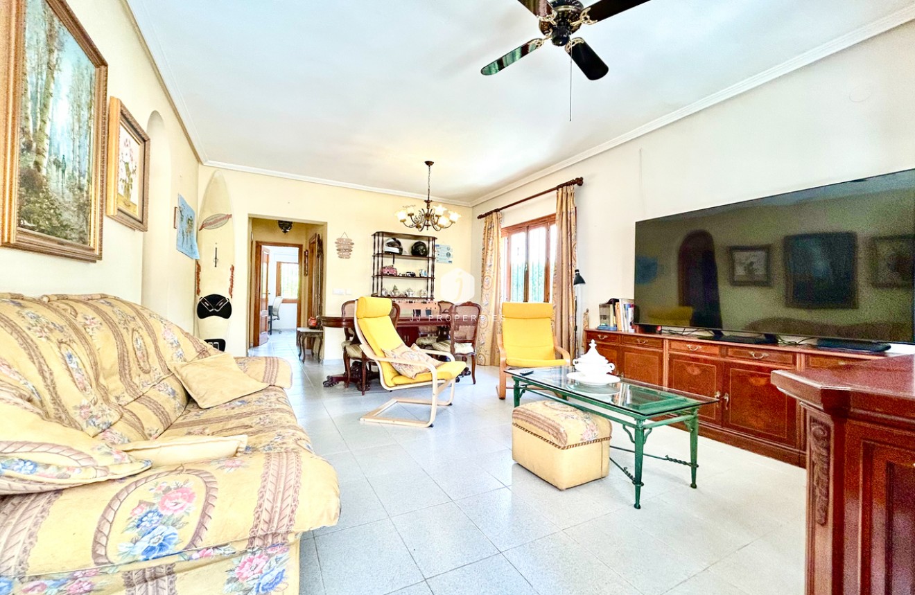 Resale - Villa -
La Zenia - Costa Blanca