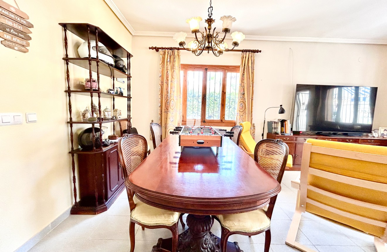 Resale - Villa -
La Zenia - Costa Blanca
