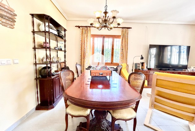 Resale - Villa -
La Zenia - Costa Blanca