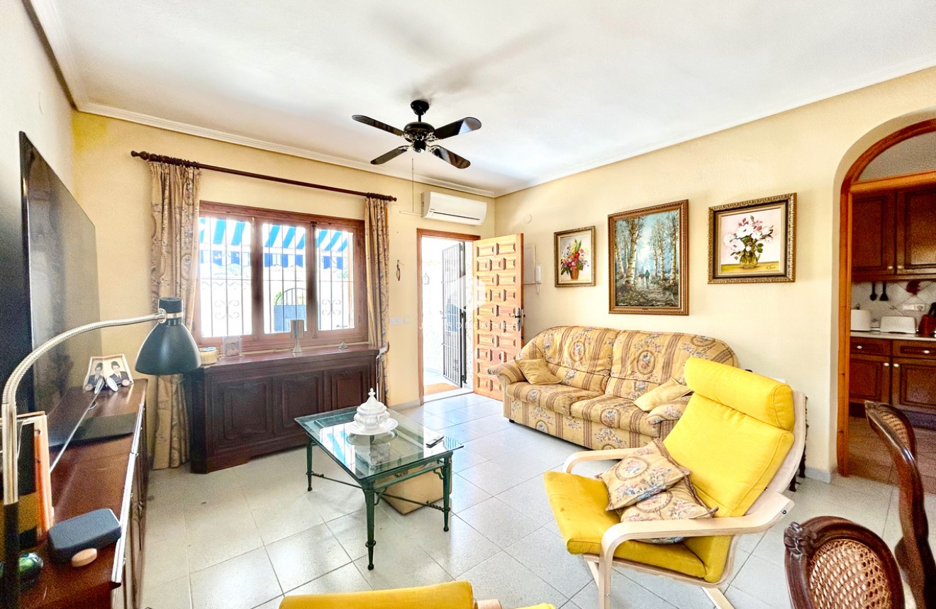 Resale - Villa -
La Zenia - Costa Blanca
