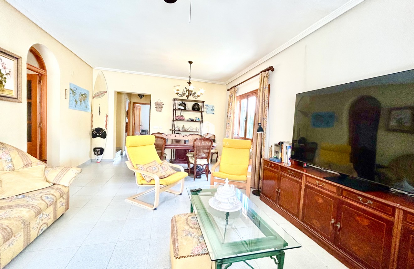 Resale - Villa -
La Zenia - Costa Blanca