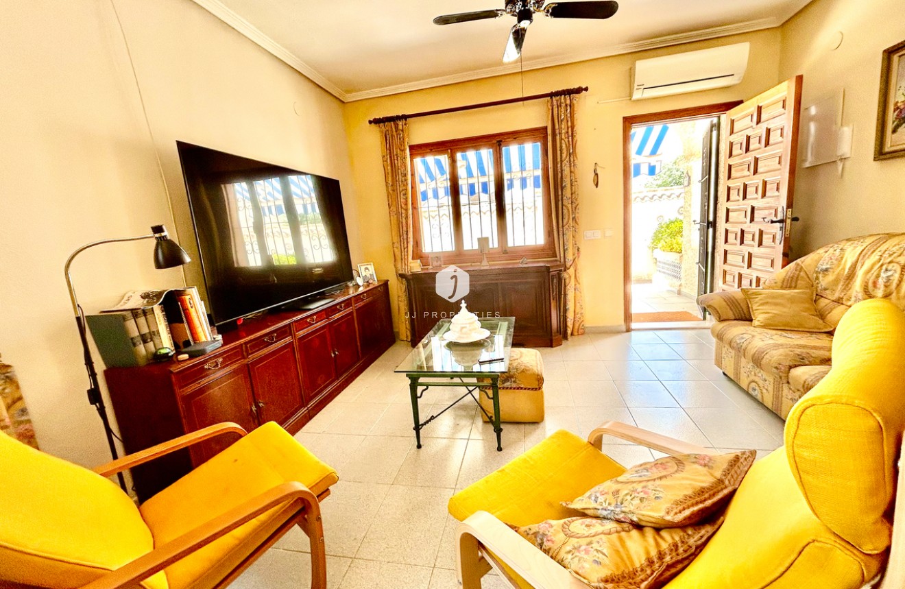 Resale - Villa -
La Zenia - Costa Blanca