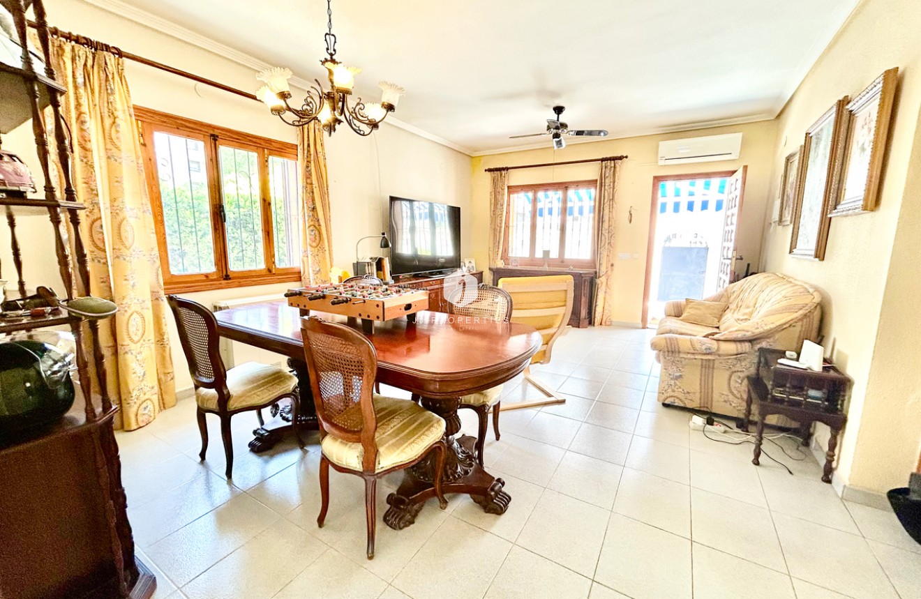 Resale - Villa -
La Zenia - Costa Blanca
