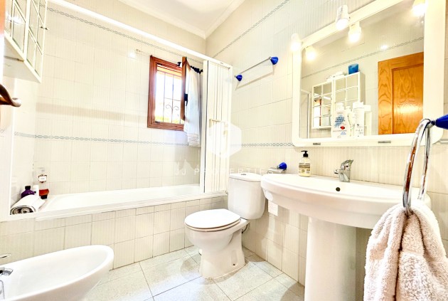 Resale - Villa -
La Zenia - Costa Blanca